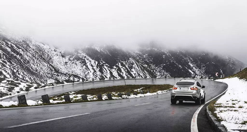 Auto auf einer StraÃŸe