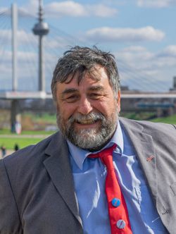 OB-Kandidat von Die PARTEI: Thomas Bischoff. Foto: Privat. OB-Kandidat von Die PARTEI: Thomas Bischoff.