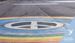 Peace - Kreidezeichnung auf Asphalt Peace - Kreidezeichnung auf Asphalt