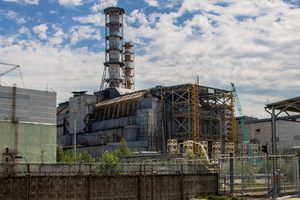 Das Atomkraftwerk Tschernobyl 2013. Foto: Wikimedia CC-by-SA-3.0 | Arne Müseler Die Atomruine Tschernobyl im Jahr 2013