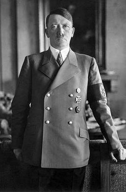 Adolf Hitler Bundesarchiv, Bild 183-H1216-0500-002 Adolf Hitler 1938. Foto: Wikimedia Commons, Bundesarchiv, Bild 183-H1216-0500-002.