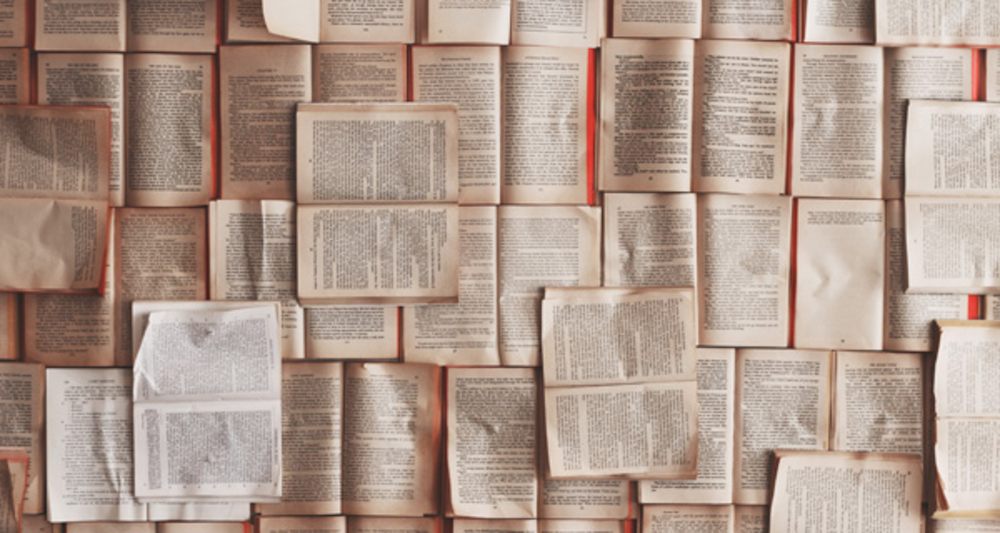 Symbolbild altes Papier. Foto: Photo by Patrick Tomasso on Unsplash.