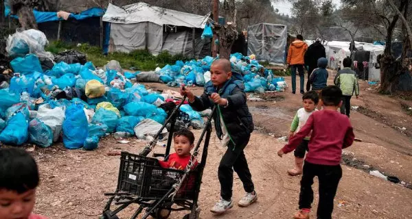 FlÃ¼chtlingslager Moria auf der Insel Lesbos in Griechenland. Foto: Wikimedia, Faktengebunden / CC BY-SA