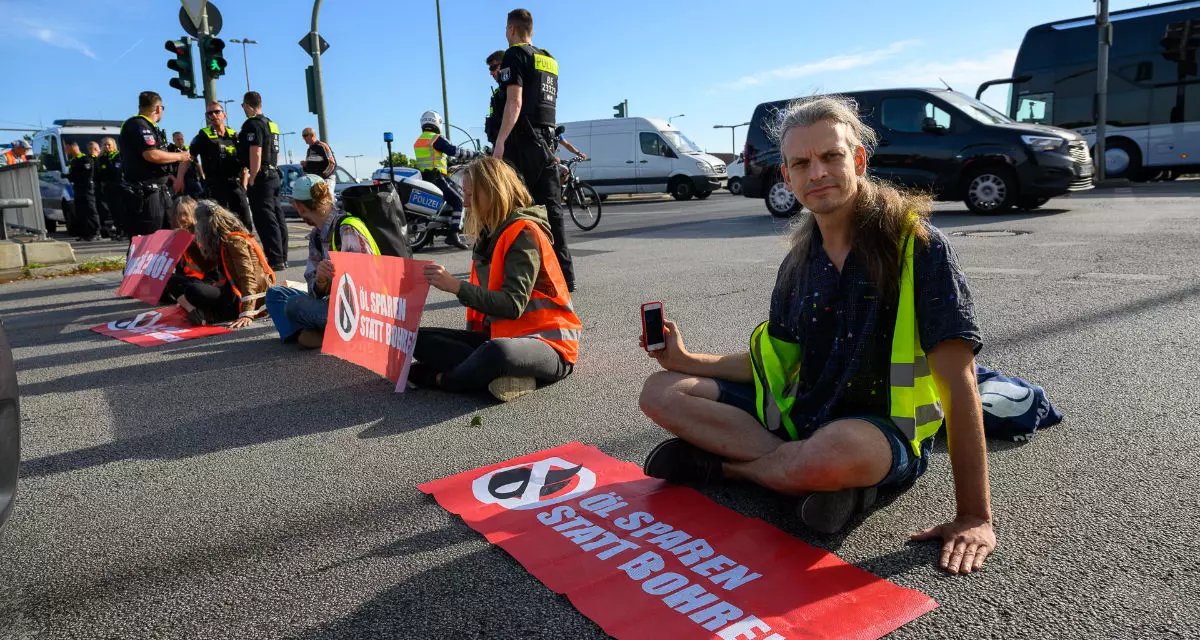 Blockade der â€žLetzten Generationâ€œ auf der A100 in Berlin im Juni 2022. Foto: wikimedia | Stefan MÃ¼ller | CC BY 2.0 