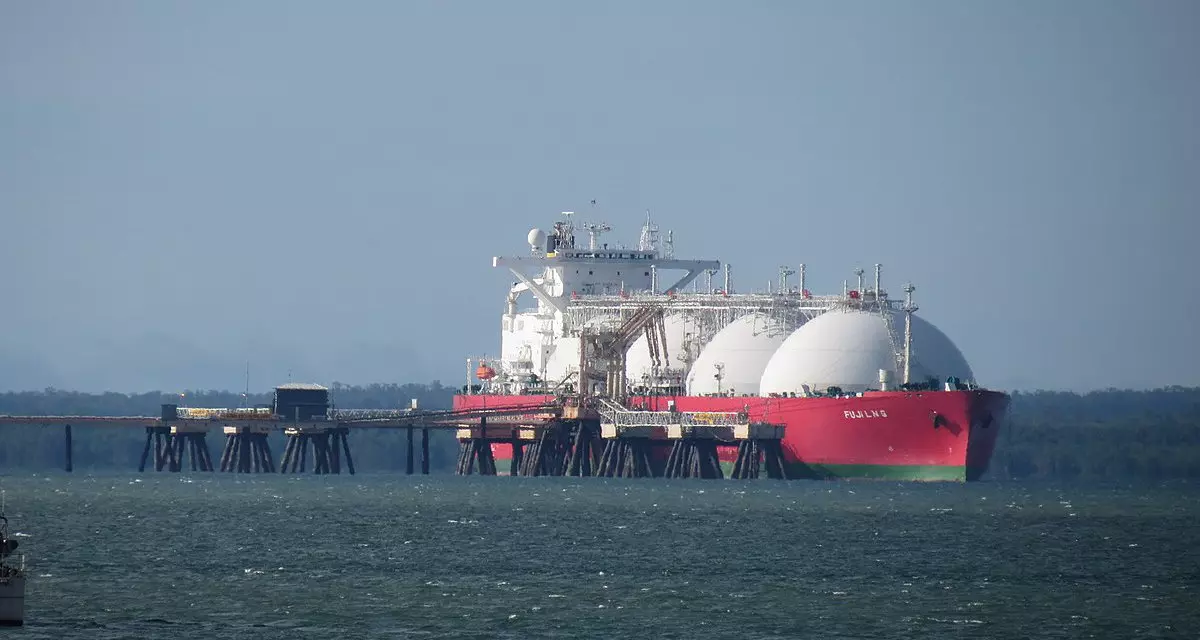 LNG-Tanker fÃ¼r verflÃ¼ssigtes Erdgas | Ken Hodge | Wikimedia | CC BY 2.0