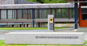 Eingang des Bundesverfassungsgericht in Karlsruhe.