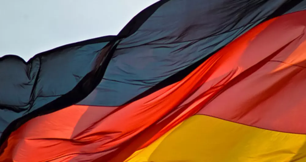 Deutschland-Flagge. Bild: Flickr. JÃ¡nos BalÃ¡zs. CC BY-SA 2.0.