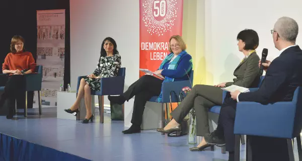 GesprÃ¤ch â€žUnsere gefÃ¤hrdete Demokratie" mit Sabine Leutheusser-Schnarrenberger, Muhterem Aras, Gabriele Zull. Foto: Landtag von Baden-WÃ¼rttemberg / Andreas Kaier