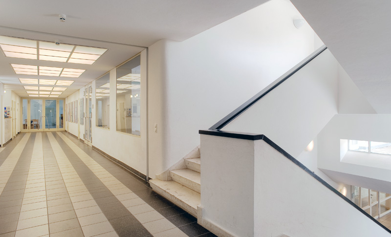 Tagungszentrum - Blick in den Eingangsbereich | Foto: Gerd JÃ¼tten