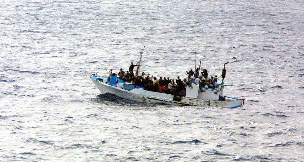 Überfülltes Boot mit Flüchtlingen. Foto: Gerd Altmann, pixabay.com, 998966 Überfülltes Boot mit Flüchtlingen. Foto: Gerd Altmann, pixabay.com, 998966