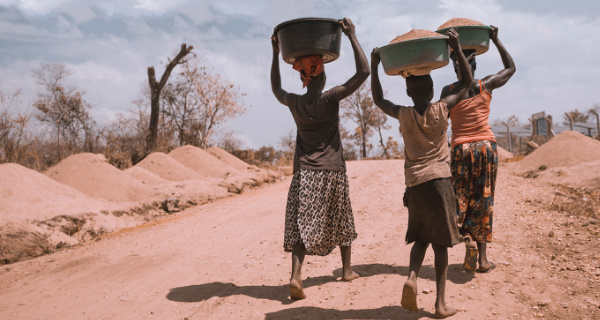 Flüchtlingscamp in Uganda. Foto: Ninno JackJr, unsplash.com, CG6Gd-QIOY Flüchtlingscamp in Uganda. Foto: Ninno JackJr, unsplash.com, CG6Gd-QIOY
