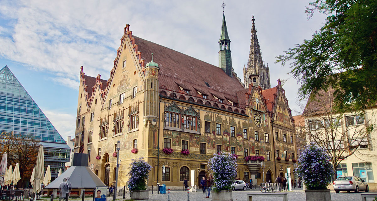 Rathaus Ulm. Foto: Adobe Stock | Joaquin Rathaus Ulm. Foto: Adobe Stock | Joaquin