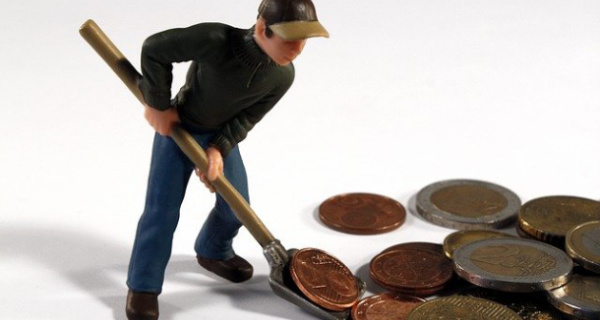 Symbolbild Hartz-IV-Gesetze. Von den Reformen versprach man sich auch Einsparungen. Foto: pixabay.com/geralt Symbolbild Hartz-IV-Gesetze. Von den Reformen versprach man sich auch Einsparungen. Foto: pixabay.com/geralt